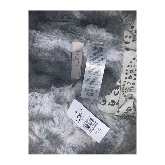 NWT Loft Scarf - Picture 4 of 5